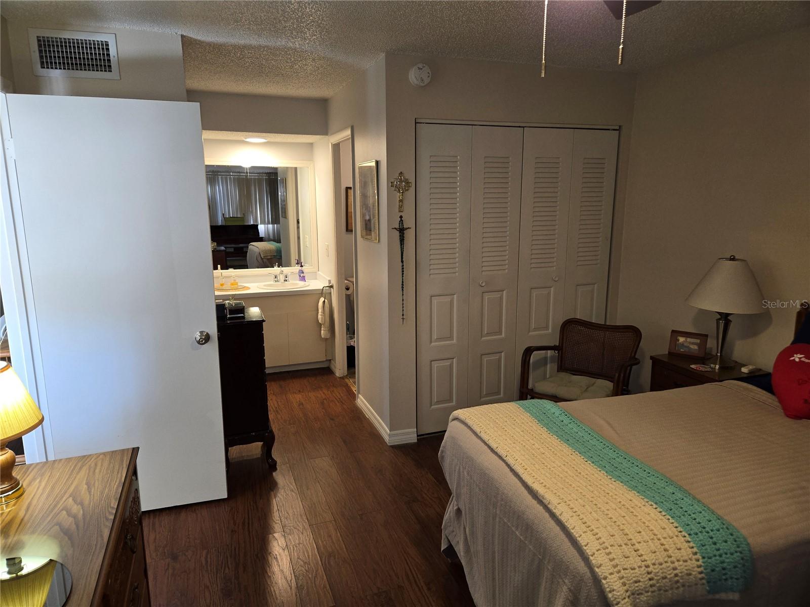 Listing photo id 8 for 4638 Lake Boulevard E