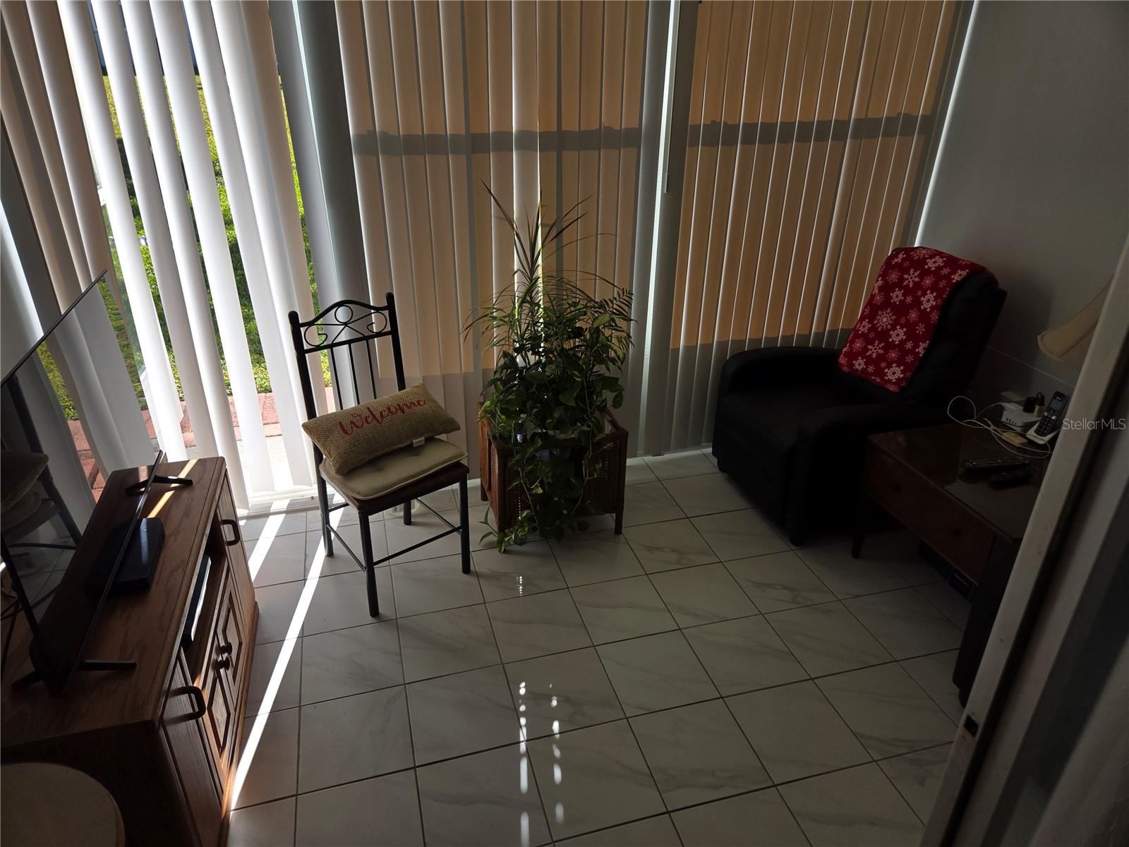 Listing photo id 11 for 4638 Lake Boulevard E