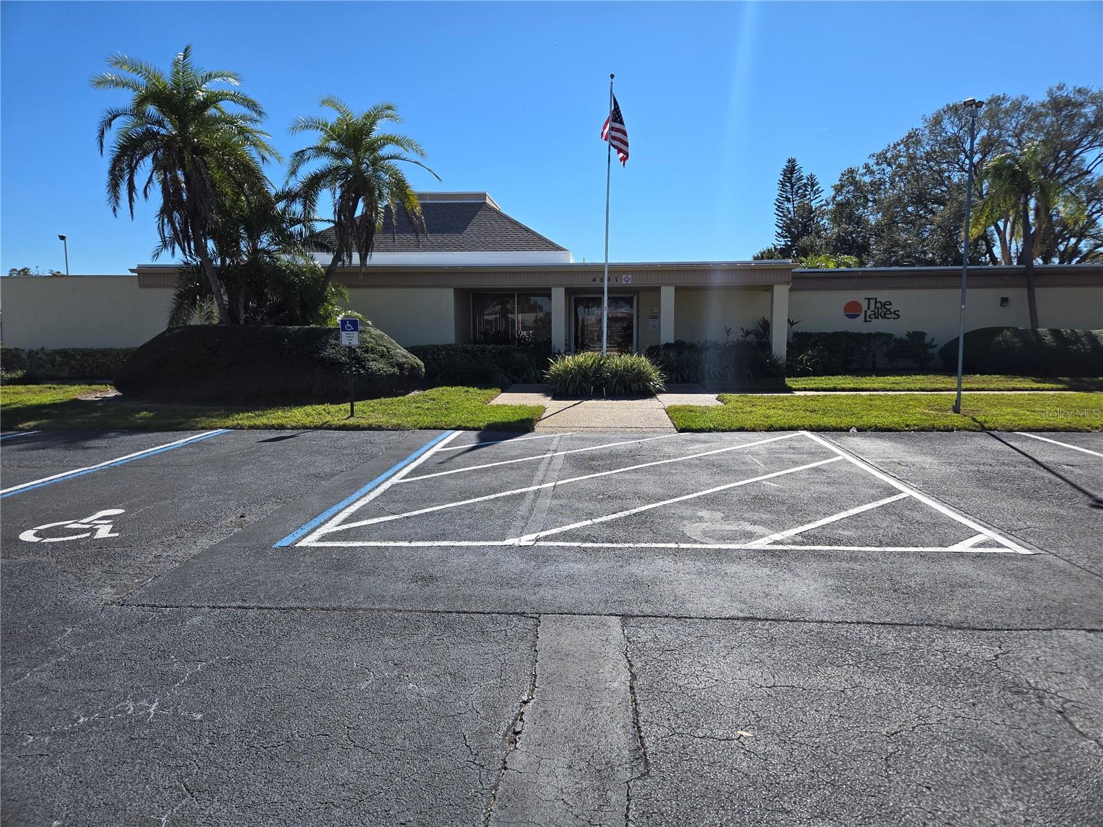 Listing photo id 16 for 4638 Lake Boulevard E