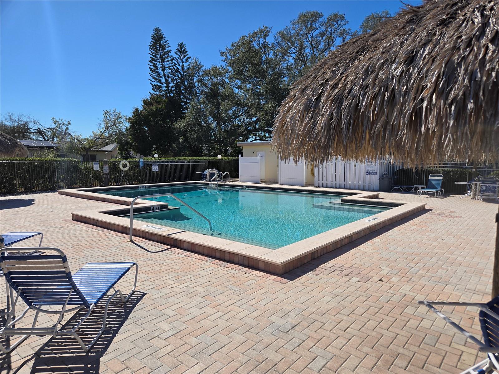 Listing photo id 17 for 4638 Lake Boulevard E