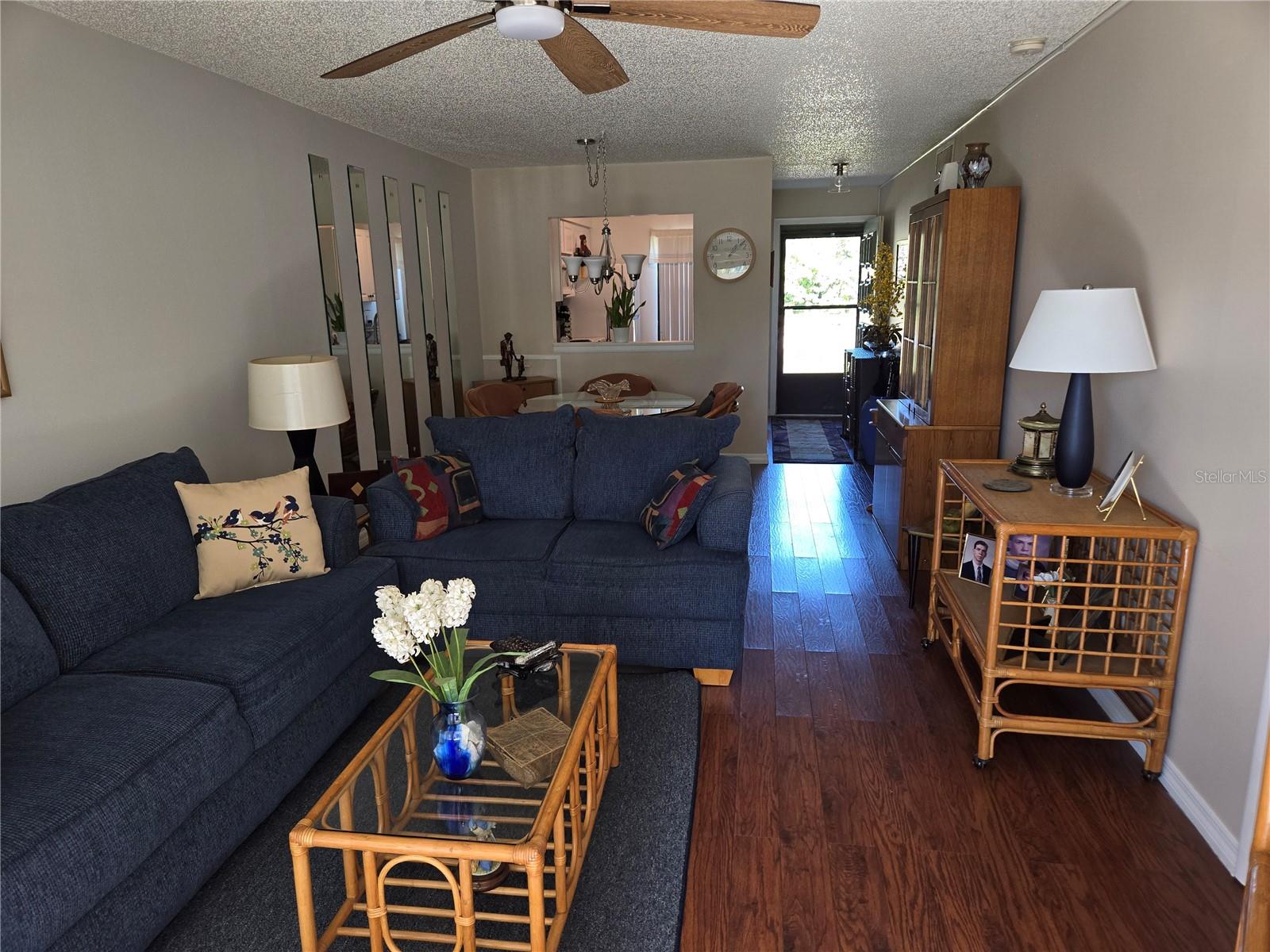 Listing photo id 0 for 4638 Lake Boulevard E