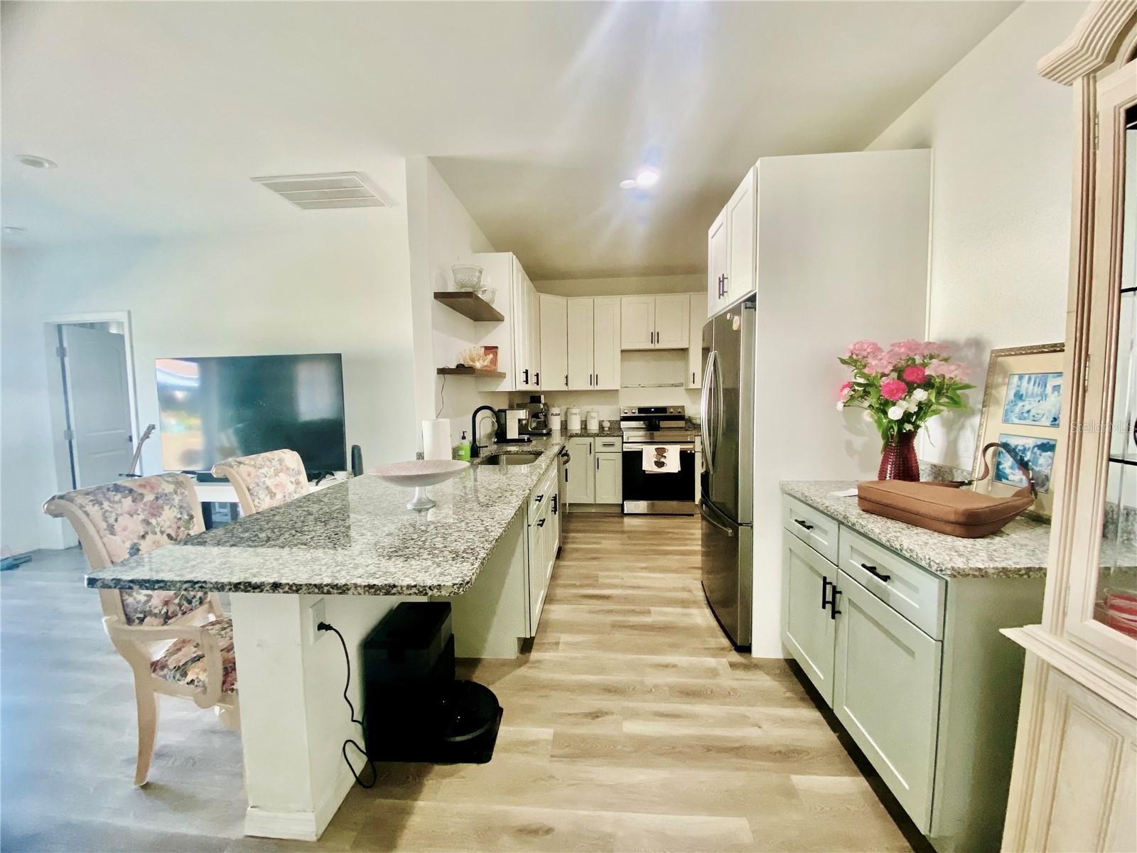 Image 11 of 26 For 9429 Northcliffe Boulevard