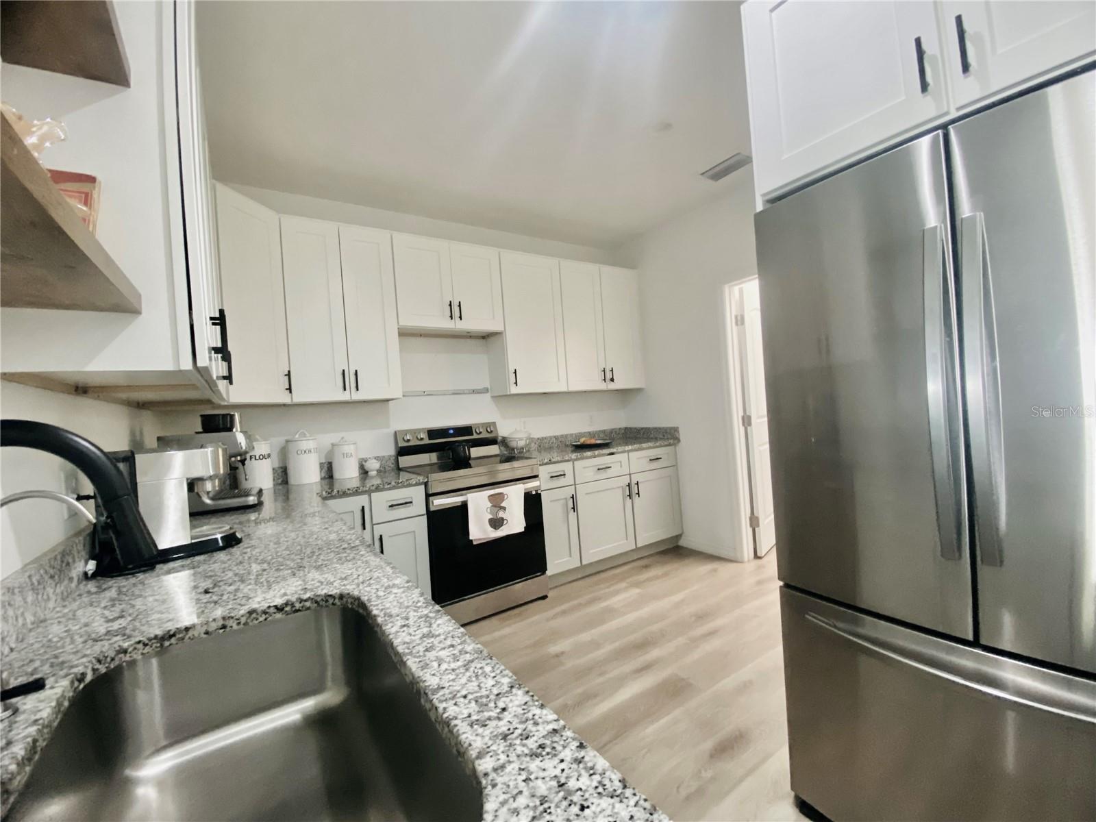 Image 13 of 26 For 9429 Northcliffe Boulevard