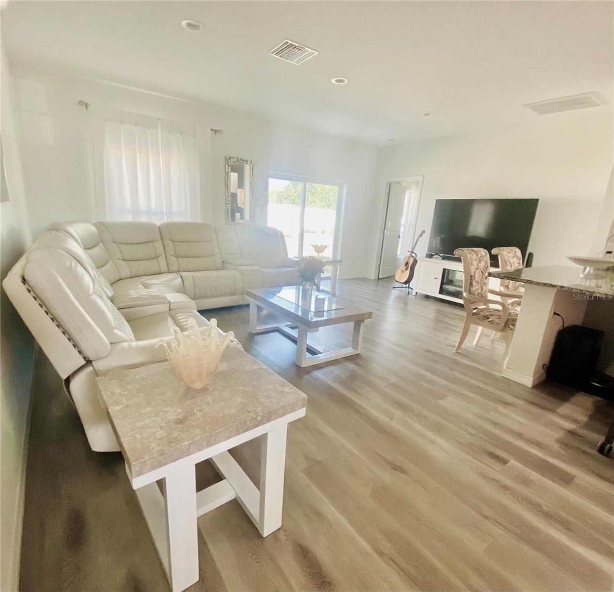 Image 7 of 26 For 9429 Northcliffe Boulevard