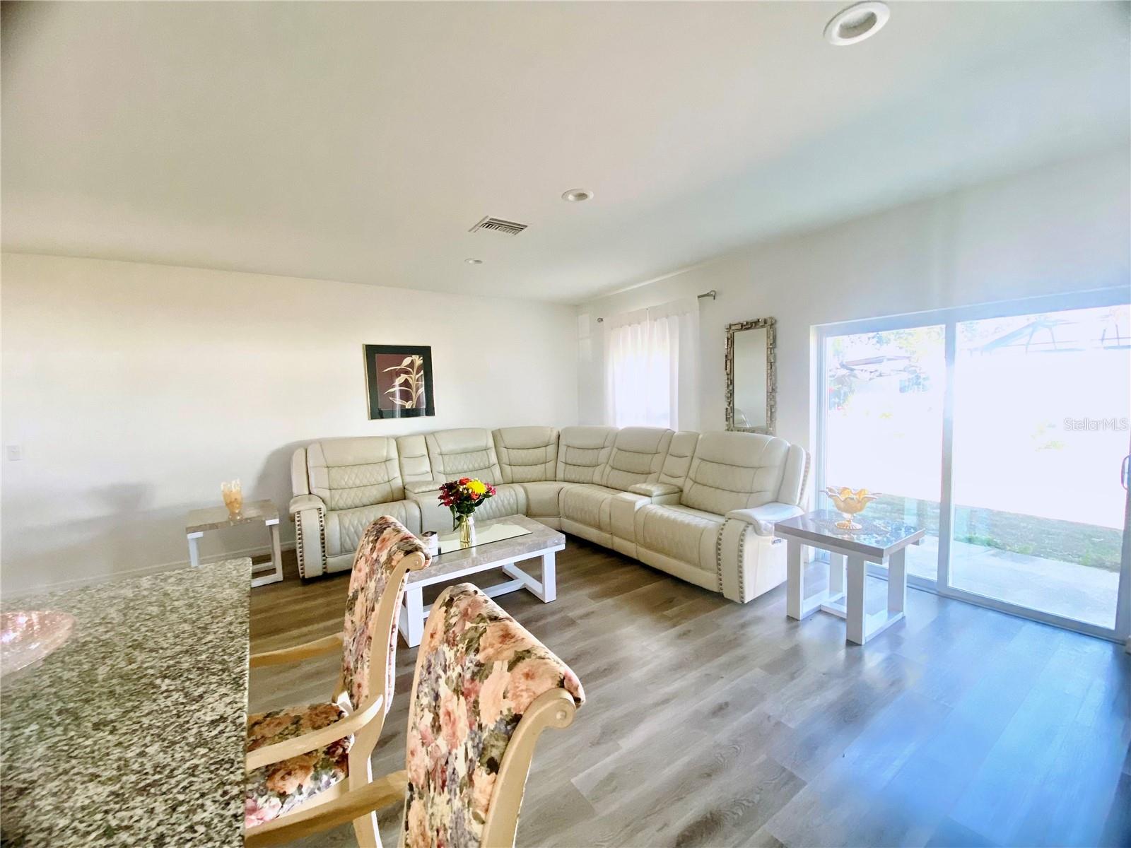 Image 8 of 26 For 9429 Northcliffe Boulevard