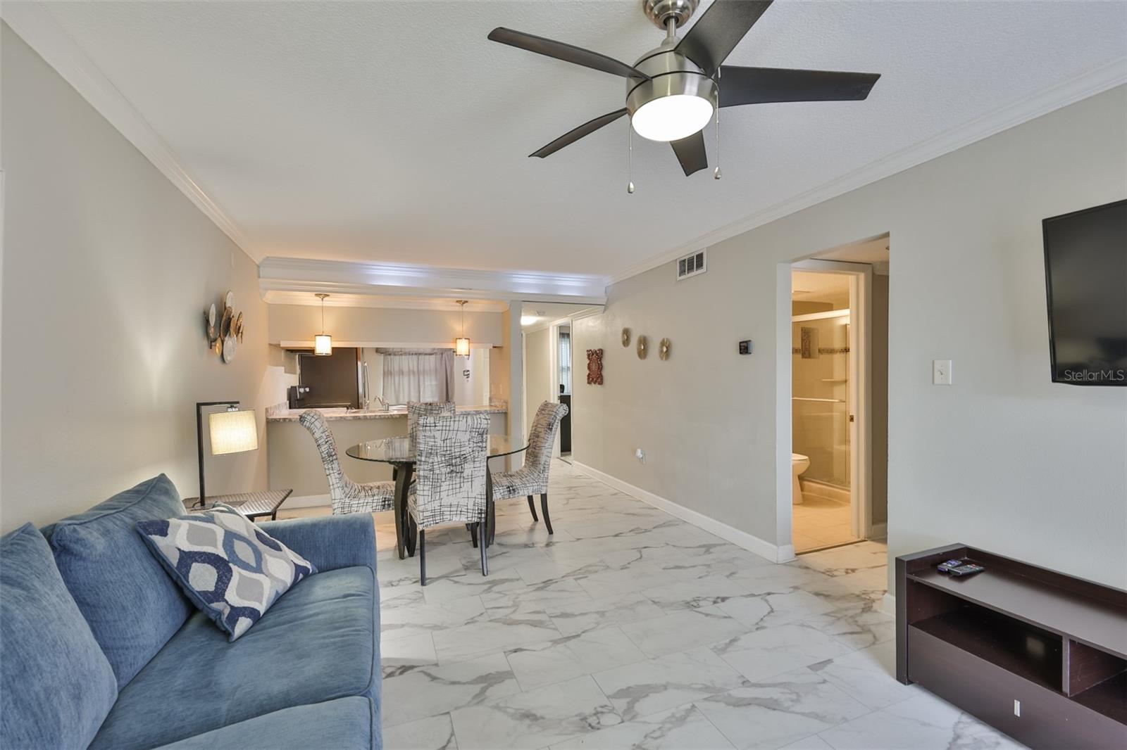 Image 17 of 36 For 5030 Terrace Palms Circle 102