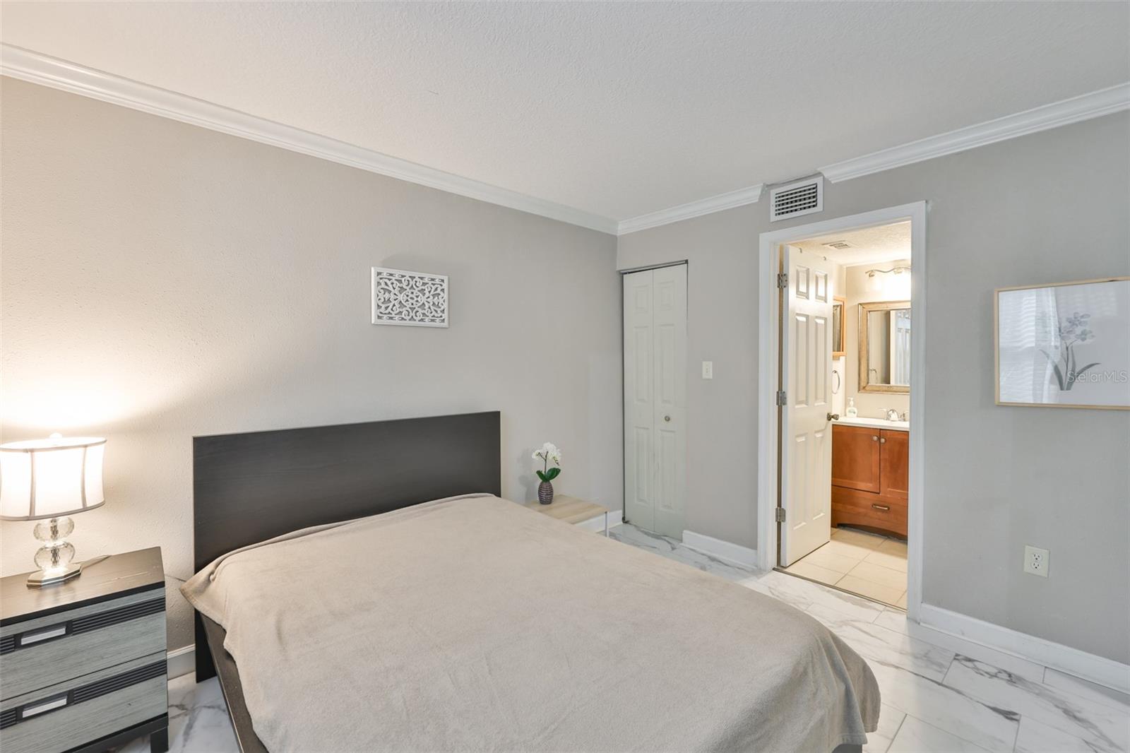 Image 5 of 36 For 5030 Terrace Palms Circle 102