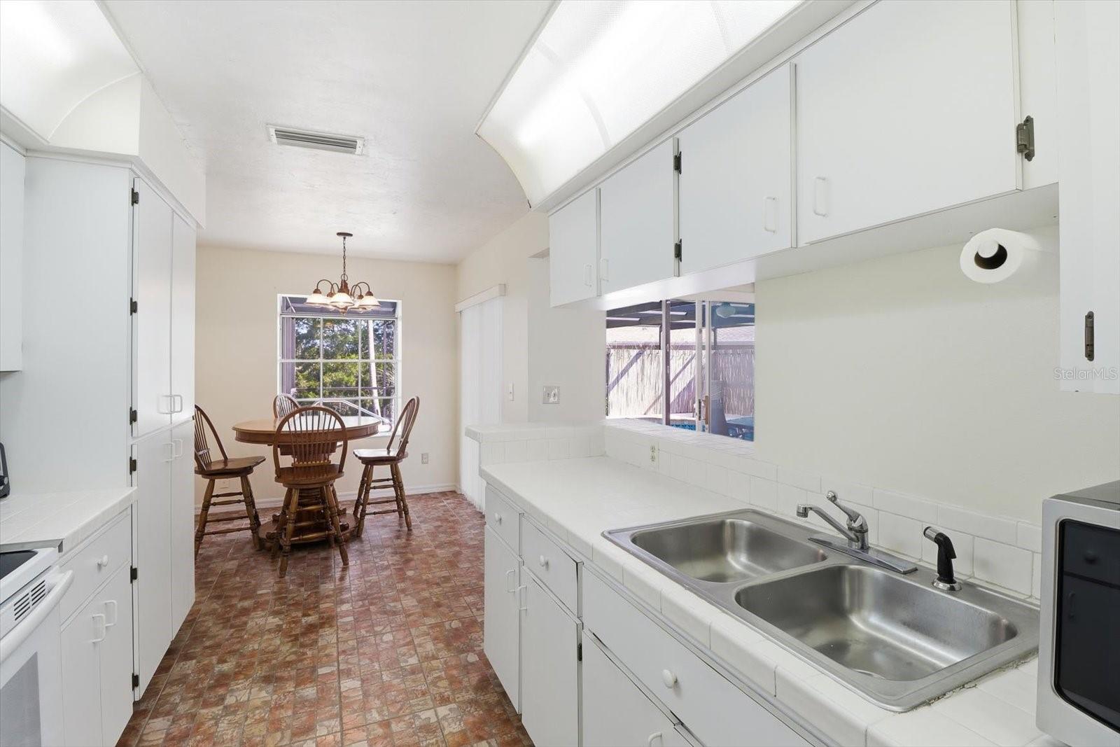 Image 16 of 49 For 4601 Gator Loop