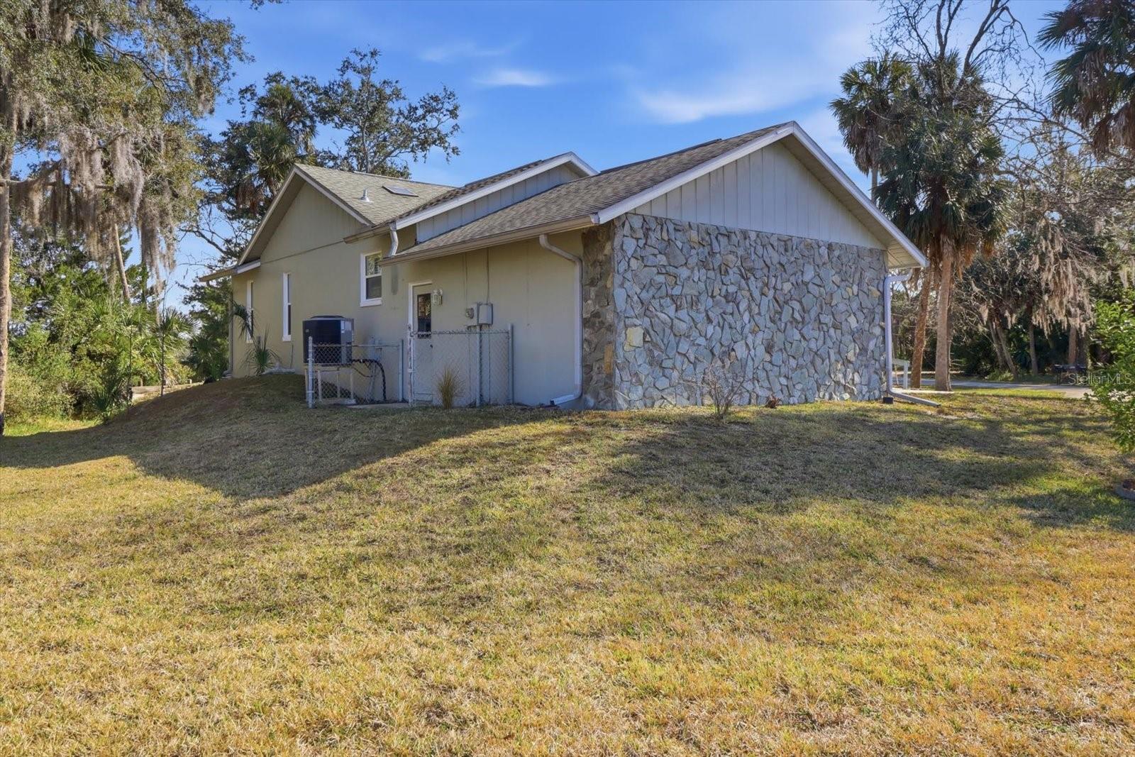 Image 36 of 49 For 4601 Gator Loop