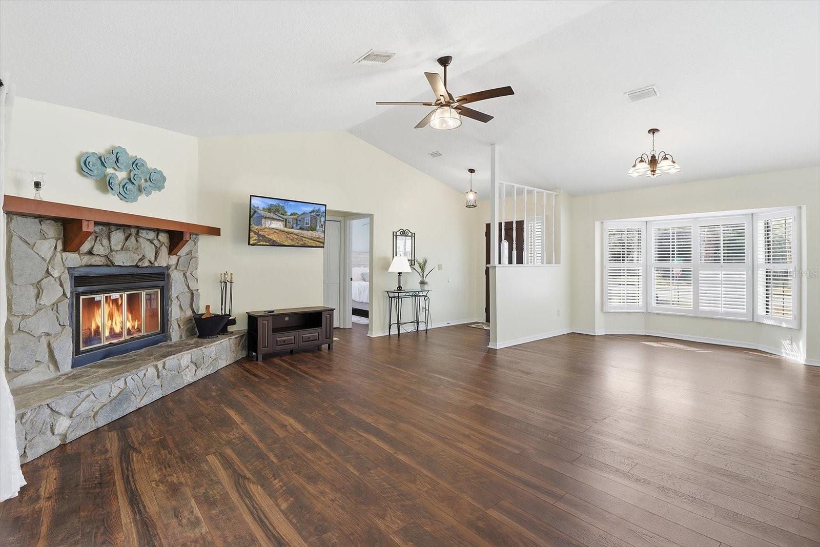 Image 4 of 49 For 4601 Gator Loop