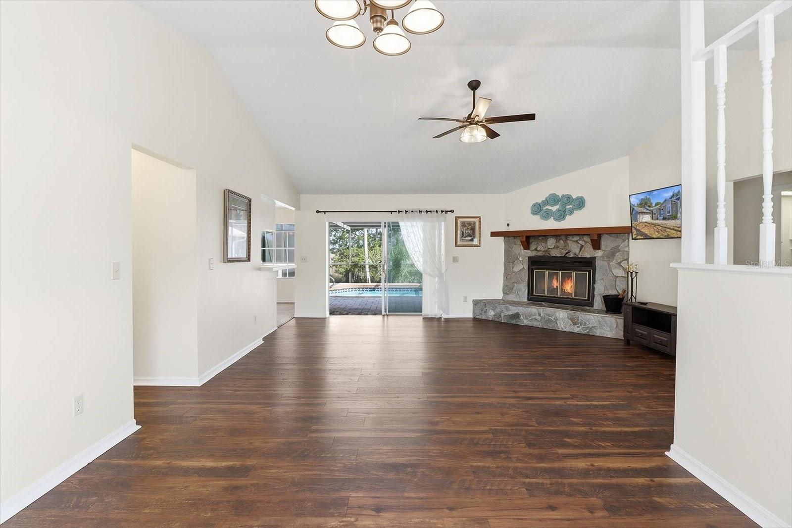 Image 7 of 49 For 4601 Gator Loop