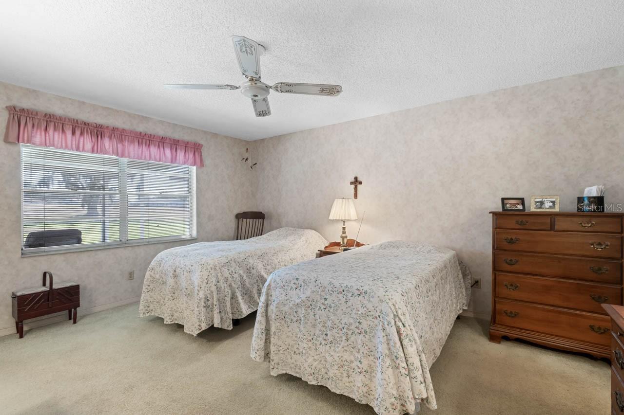 Listing photo id 13 for 1602 Hovington Circle