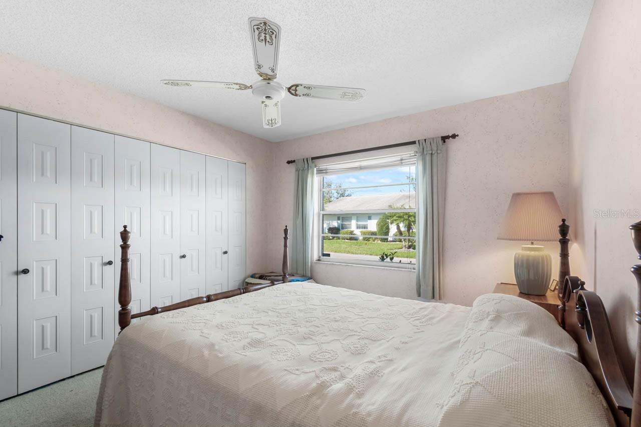 Listing photo id 16 for 1602 Hovington Circle