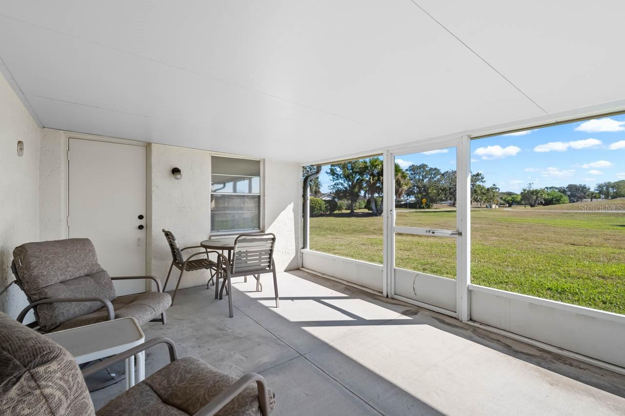 Listing photo id 19 for 1602 Hovington Circle