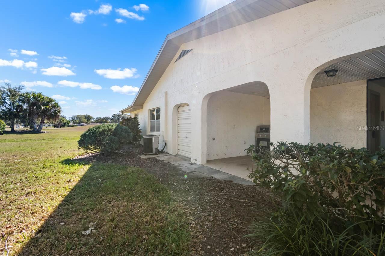 Listing photo id 21 for 1602 Hovington Circle