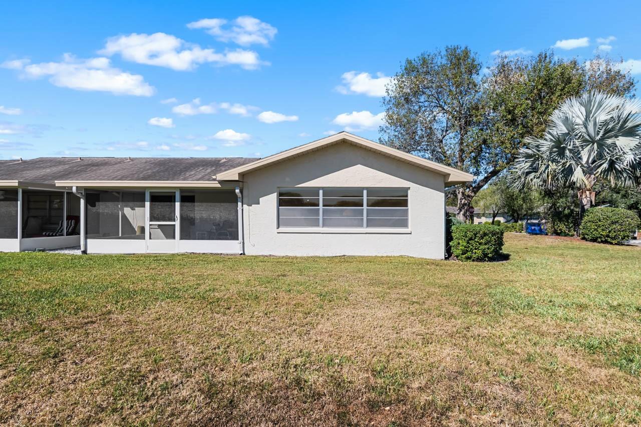 Listing photo id 23 for 1602 Hovington Circle