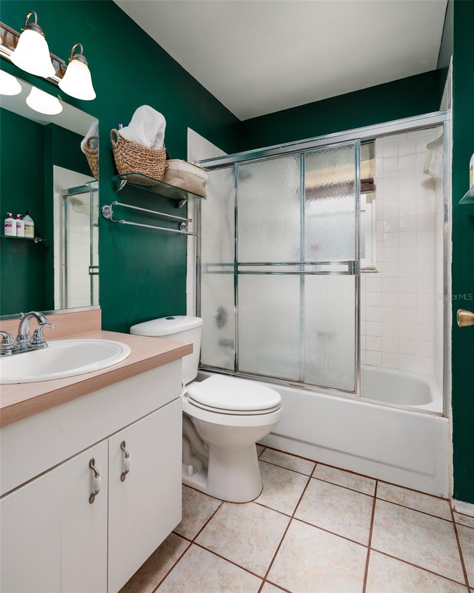 Image 14 of 33 For 502 36th Street W