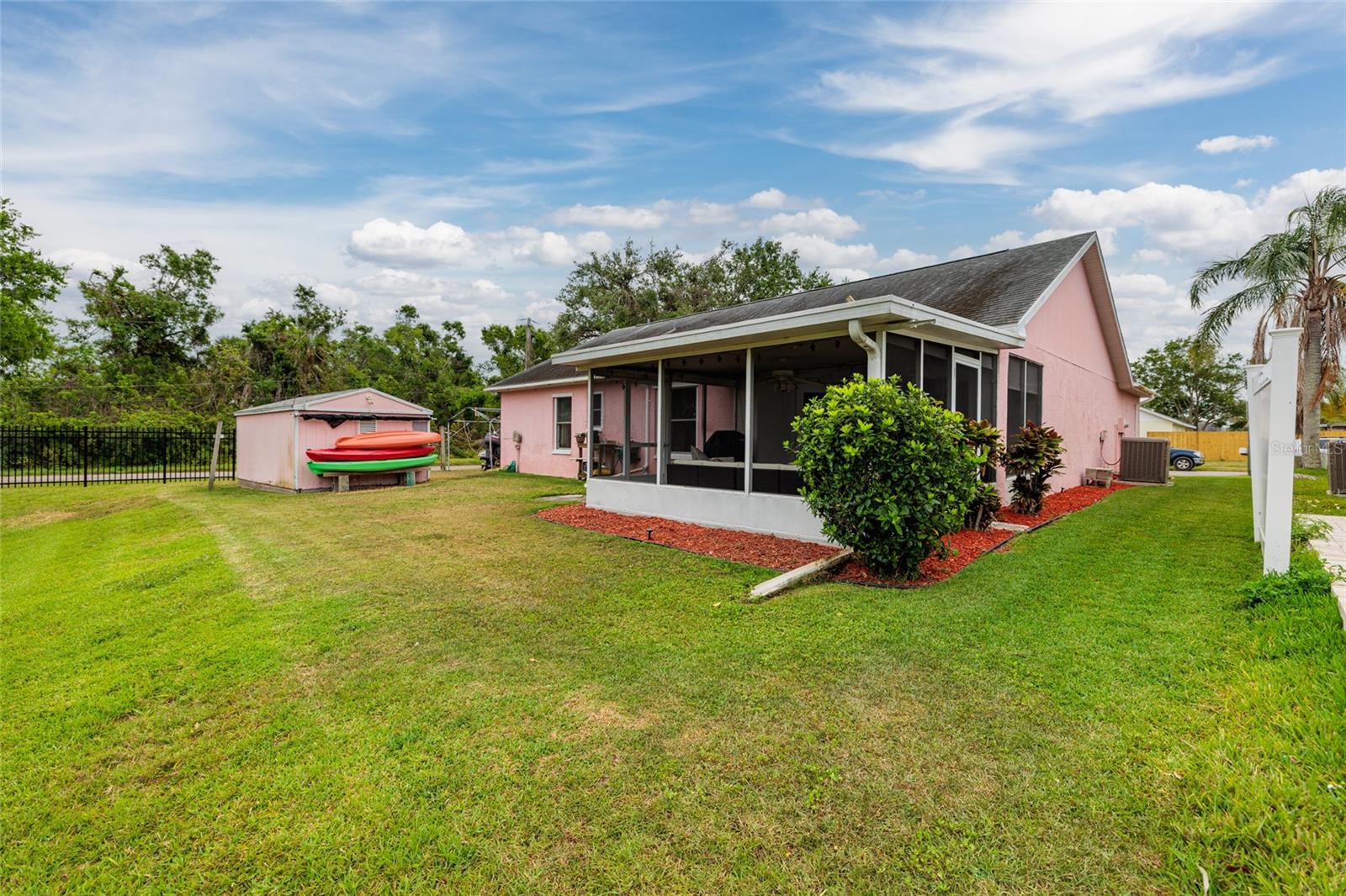 Image 19 of 33 For 502 36th Street W