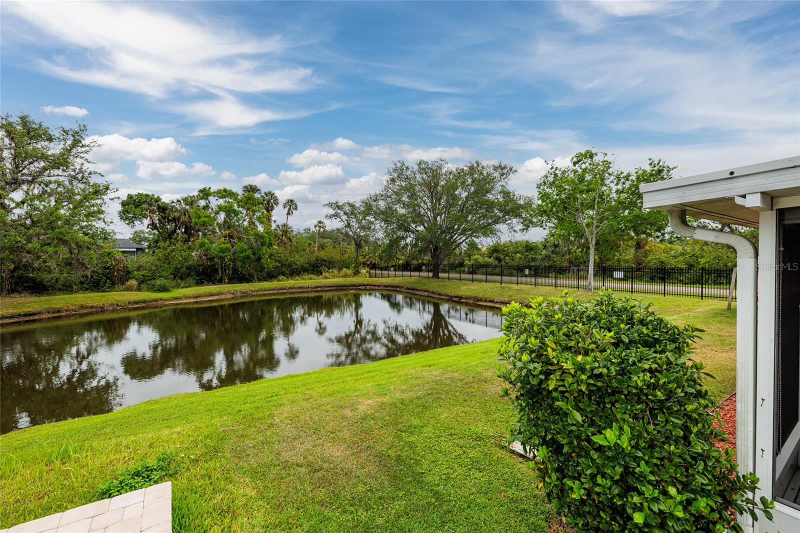 Image 23 of 33 For 502 36th Street W