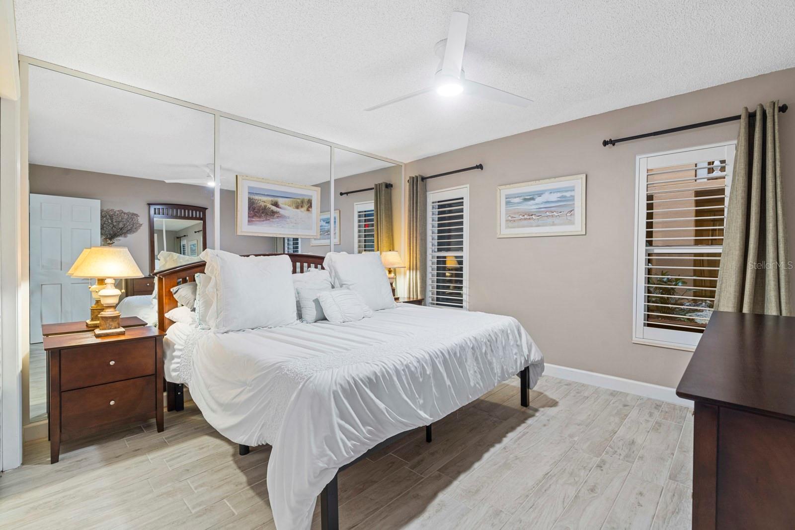 Image 28 of 98 For 6500 Sunset Way 121