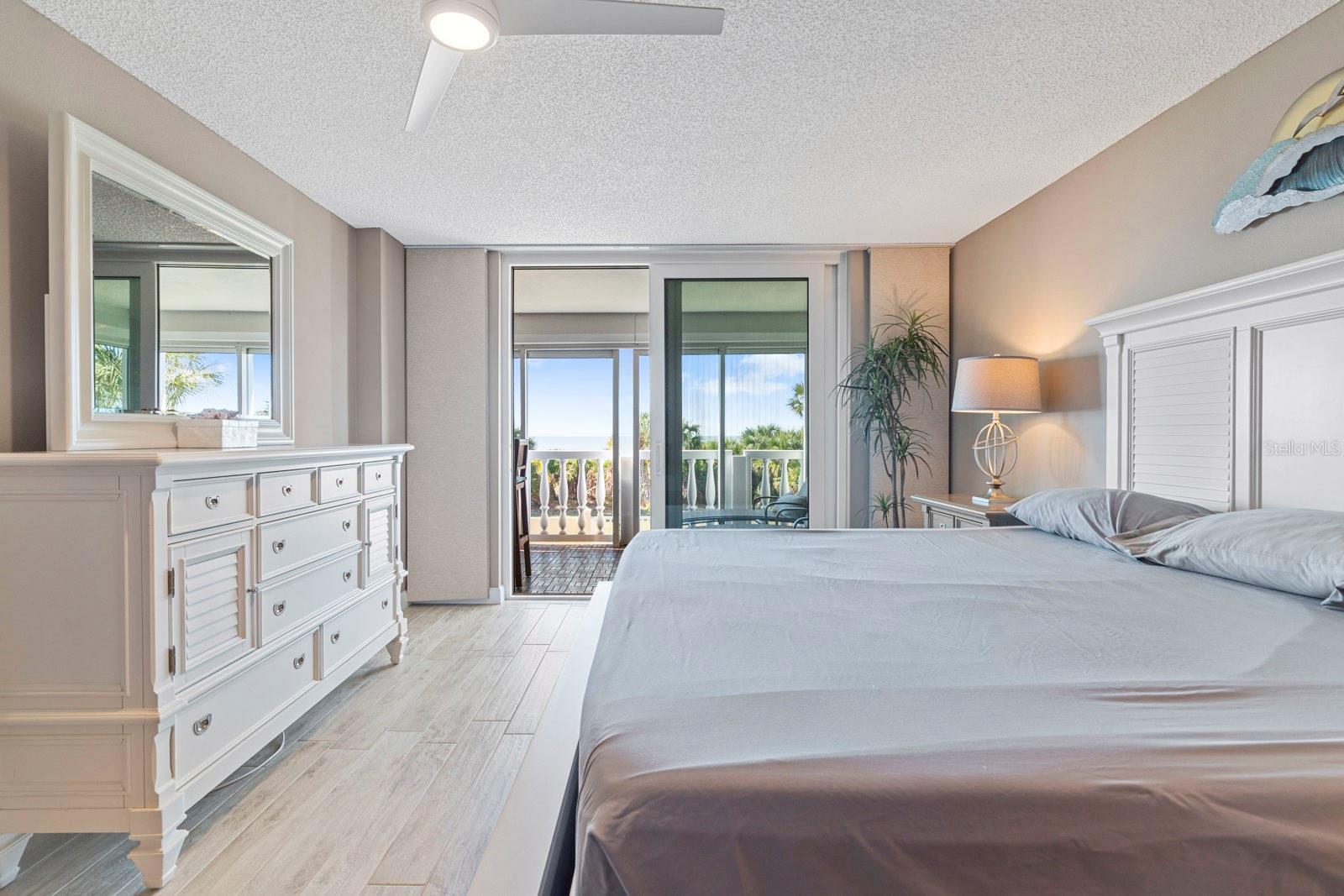 Image 32 of 98 For 6500 Sunset Way 121