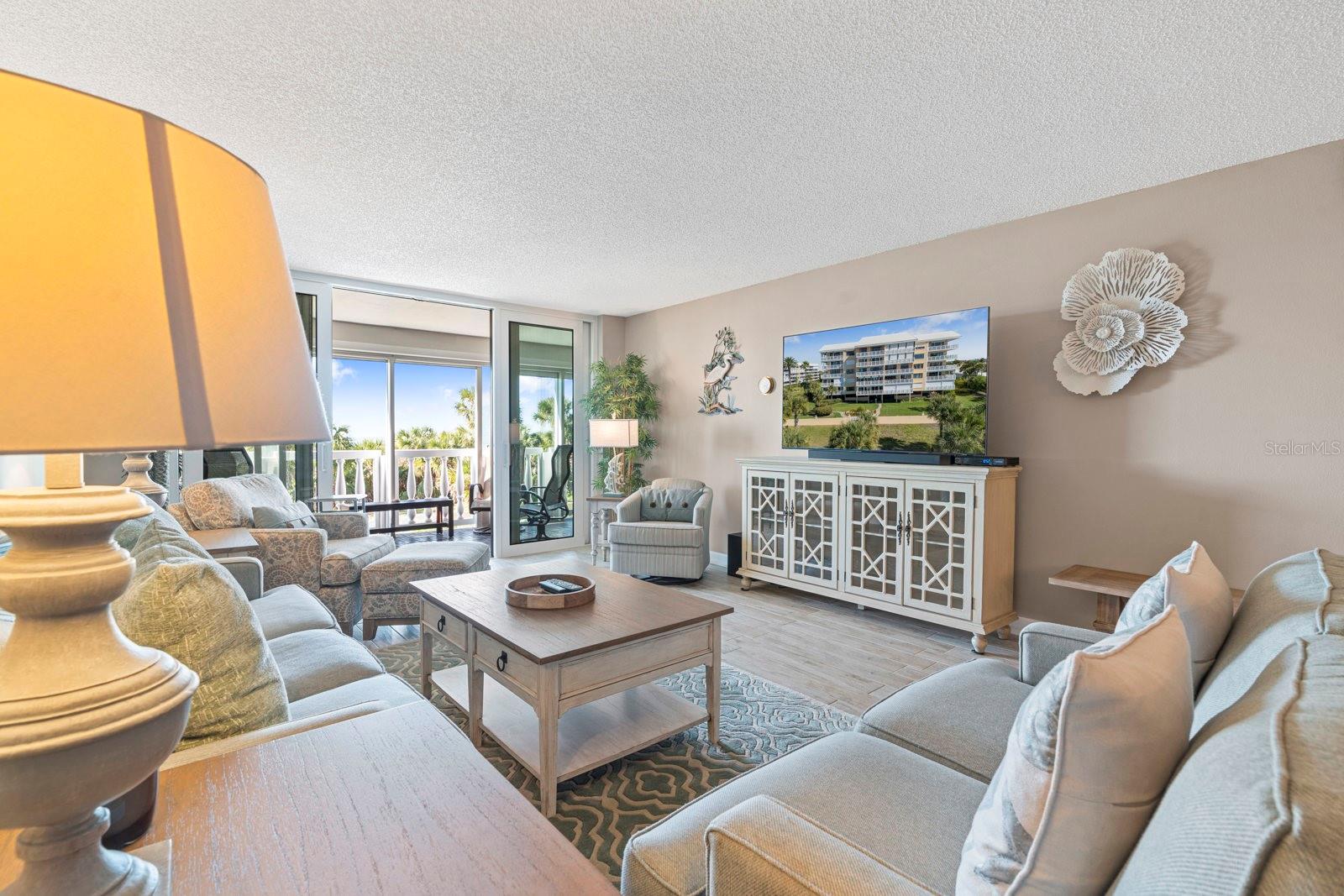 Image 47 of 98 For 6500 Sunset Way 121