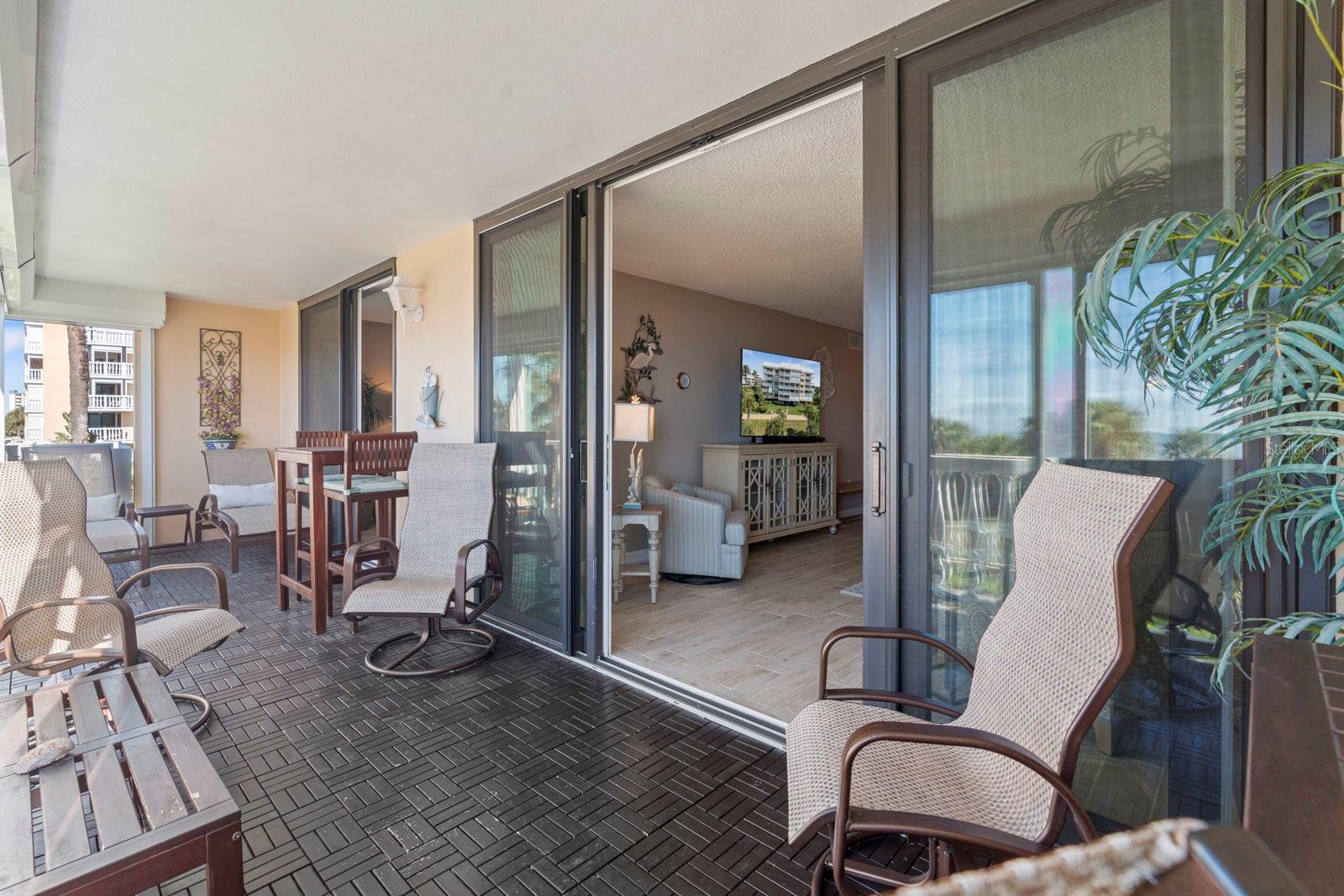 Image 53 of 98 For 6500 Sunset Way 121