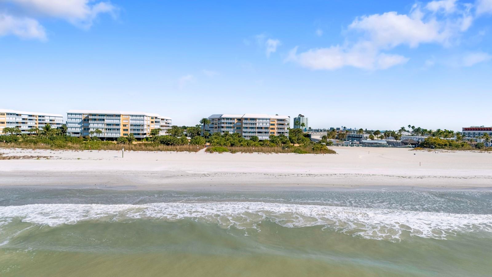 Image 8 of 98 For 6500 Sunset Way 121