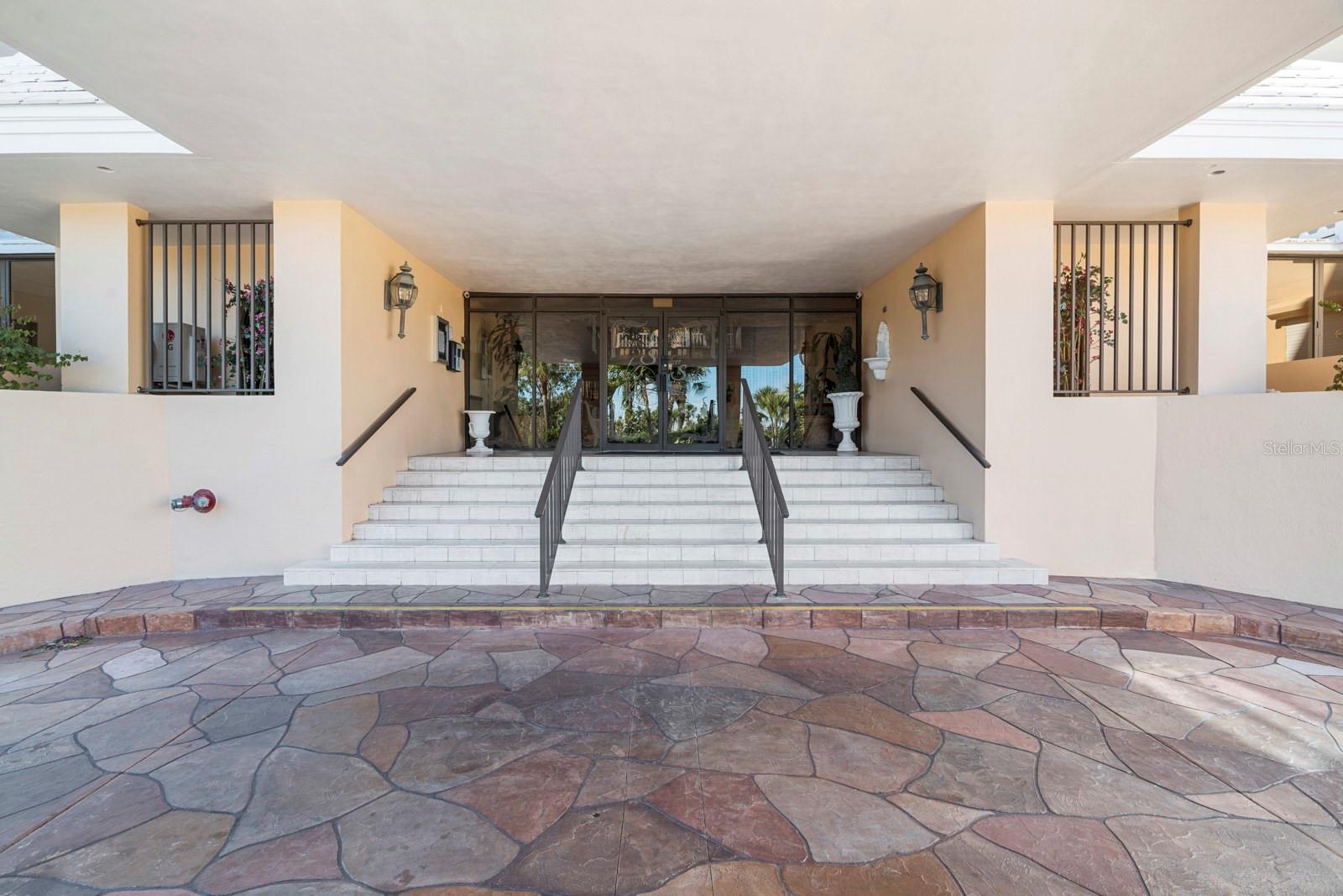 Image 84 of 98 For 6500 Sunset Way 121