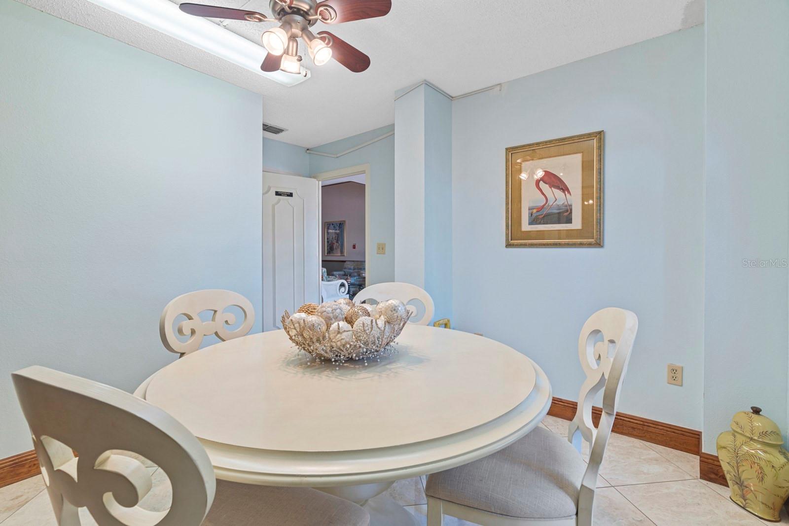 Image 86 of 98 For 6500 Sunset Way 121