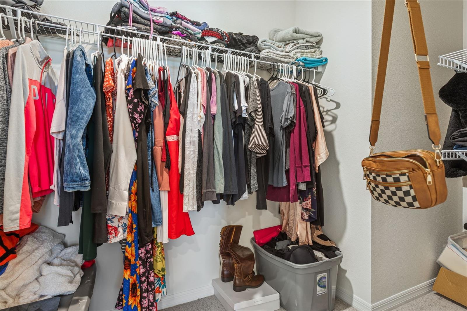 Listing photo id 21 for 35571 Doveland Drive