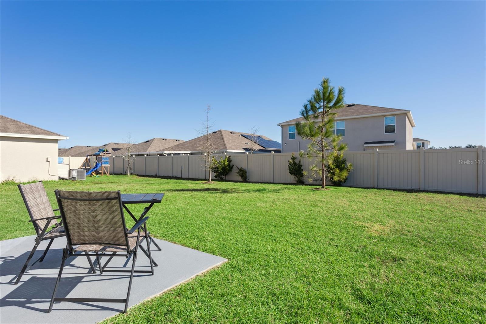 Listing photo id 22 for 35571 Doveland Drive