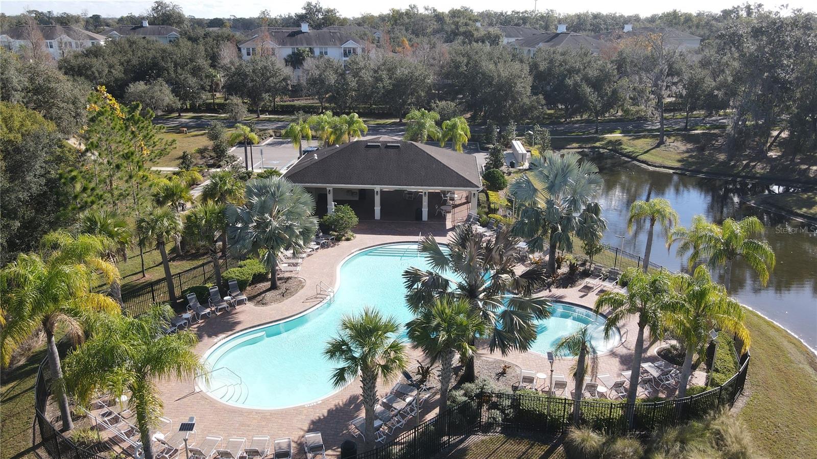 Listing photo id 27 for 35571 Doveland Drive