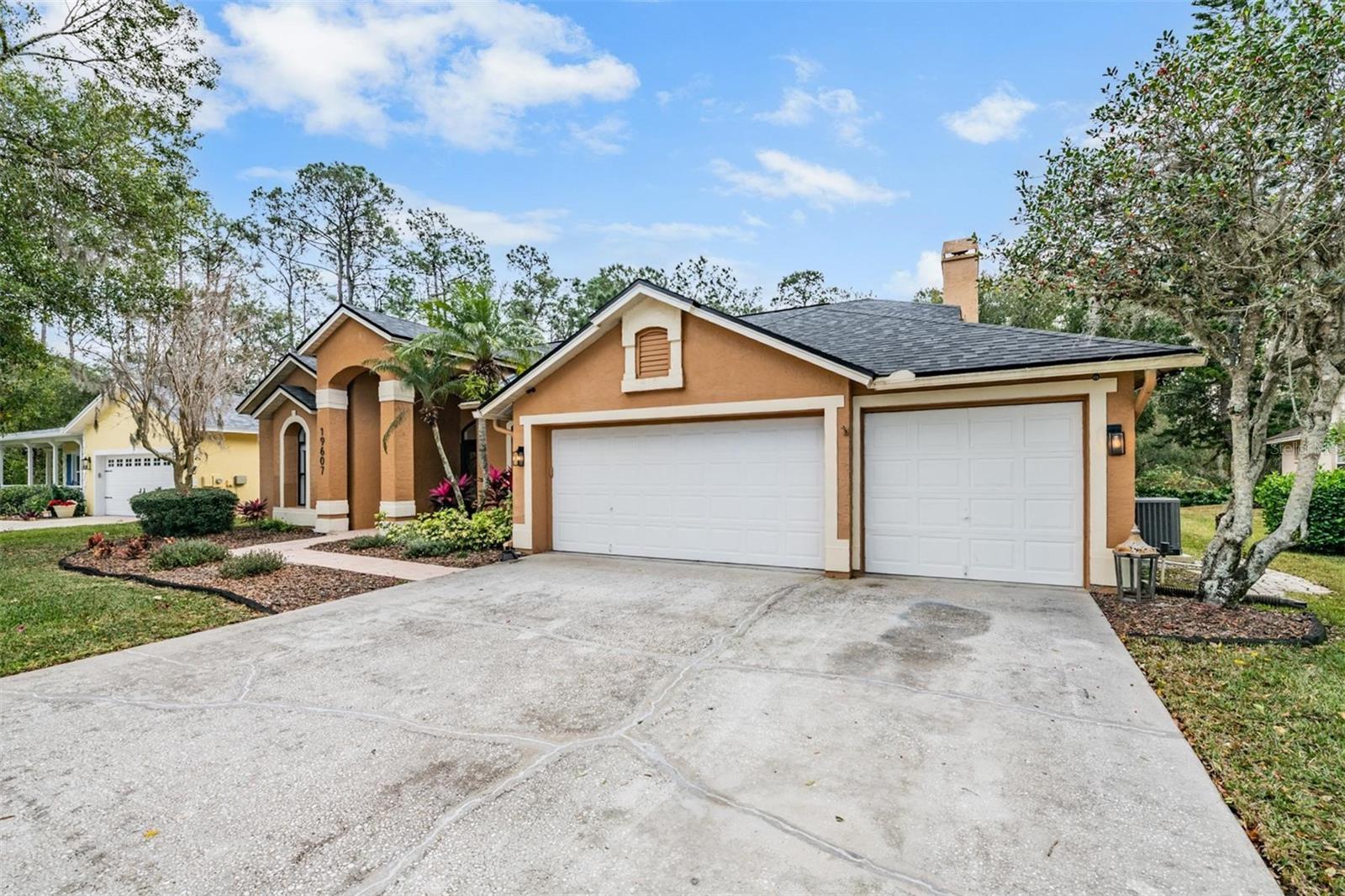 Image 5 of 49 For 19607 Wyndham Lakes Drive