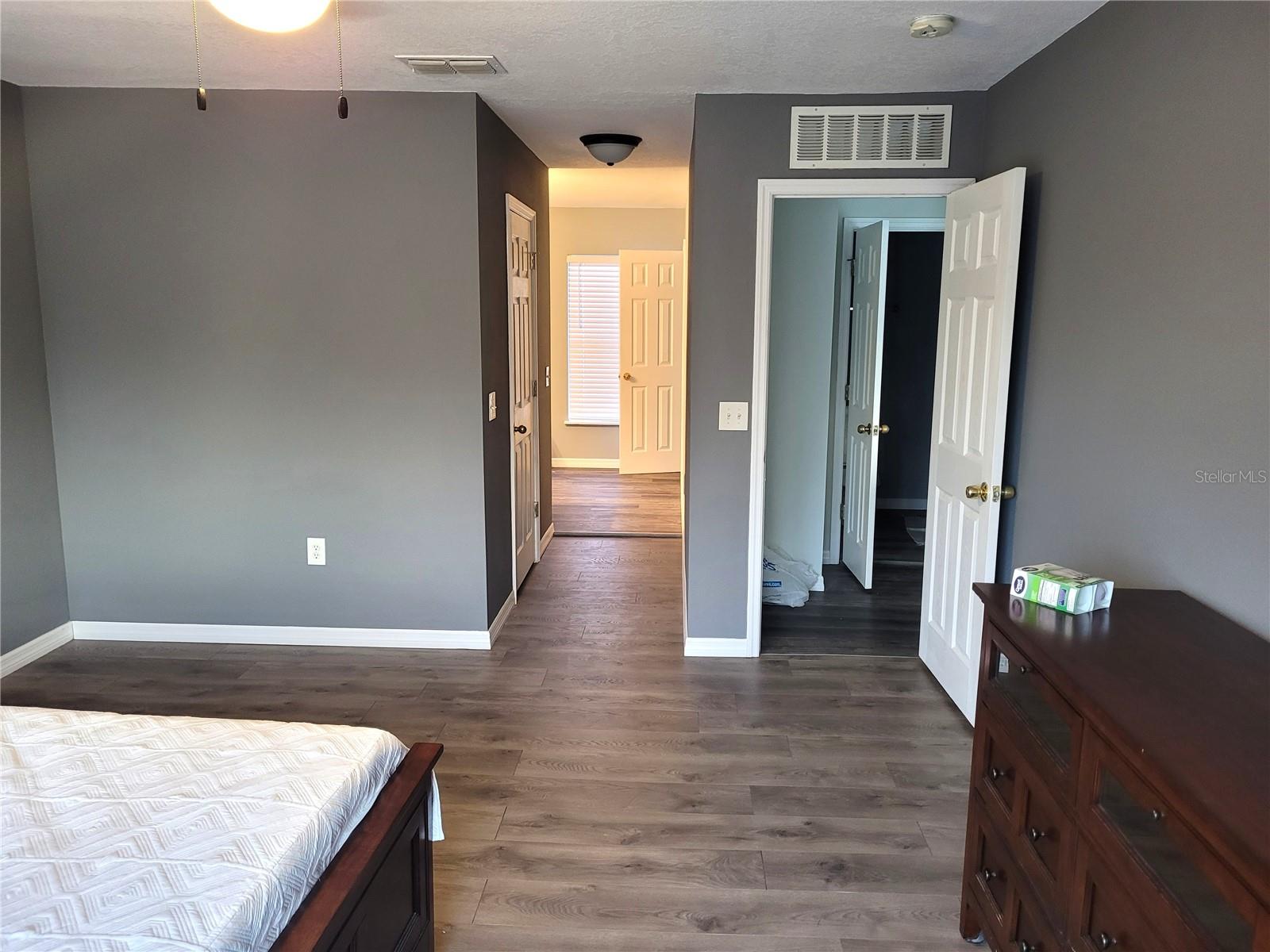 Image 4 of 6 For 5326 Woodridge Lane