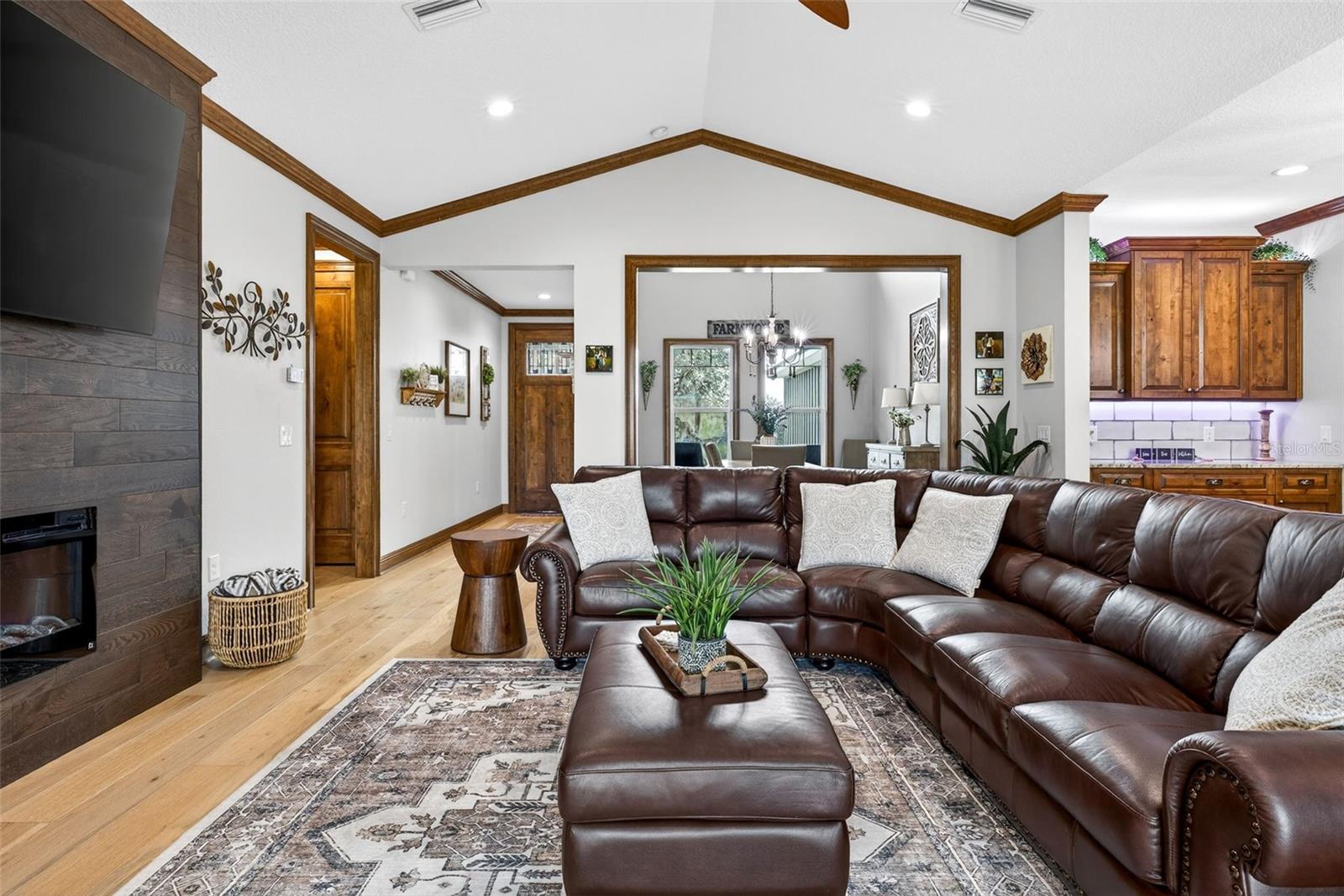 Listing photo id 15 for 32103 Rusty Creek Trail