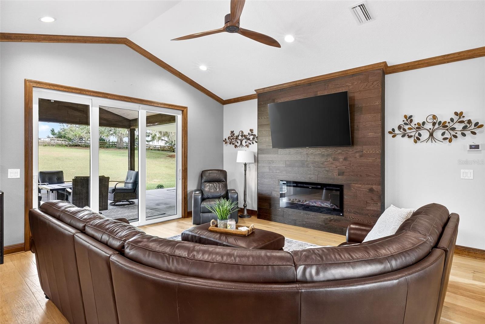 Listing photo id 17 for 32103 Rusty Creek Trail