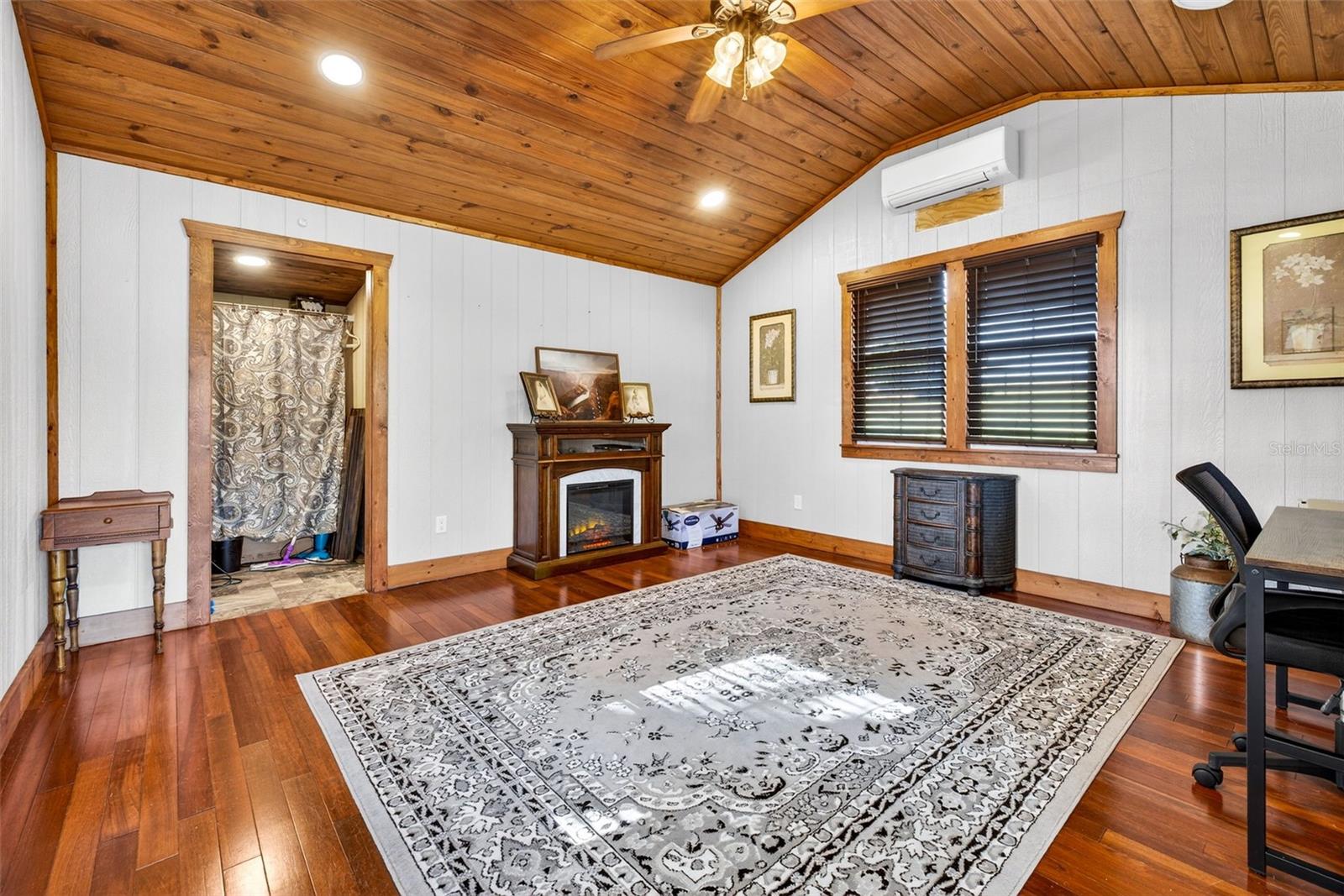 Listing photo id 64 for 32103 Rusty Creek Trail