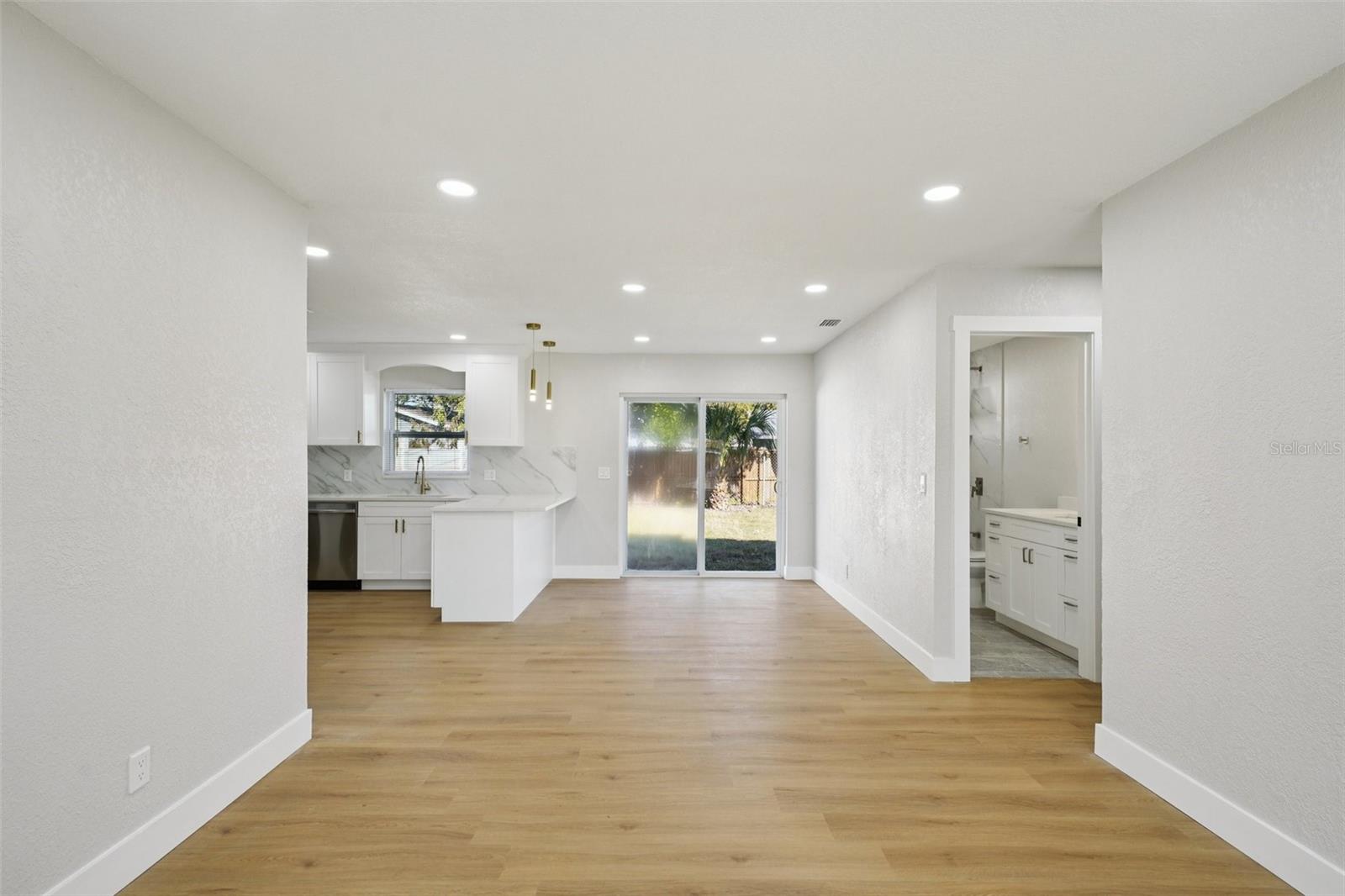 Image 11 of 51 For 9061 Sunrise Drive