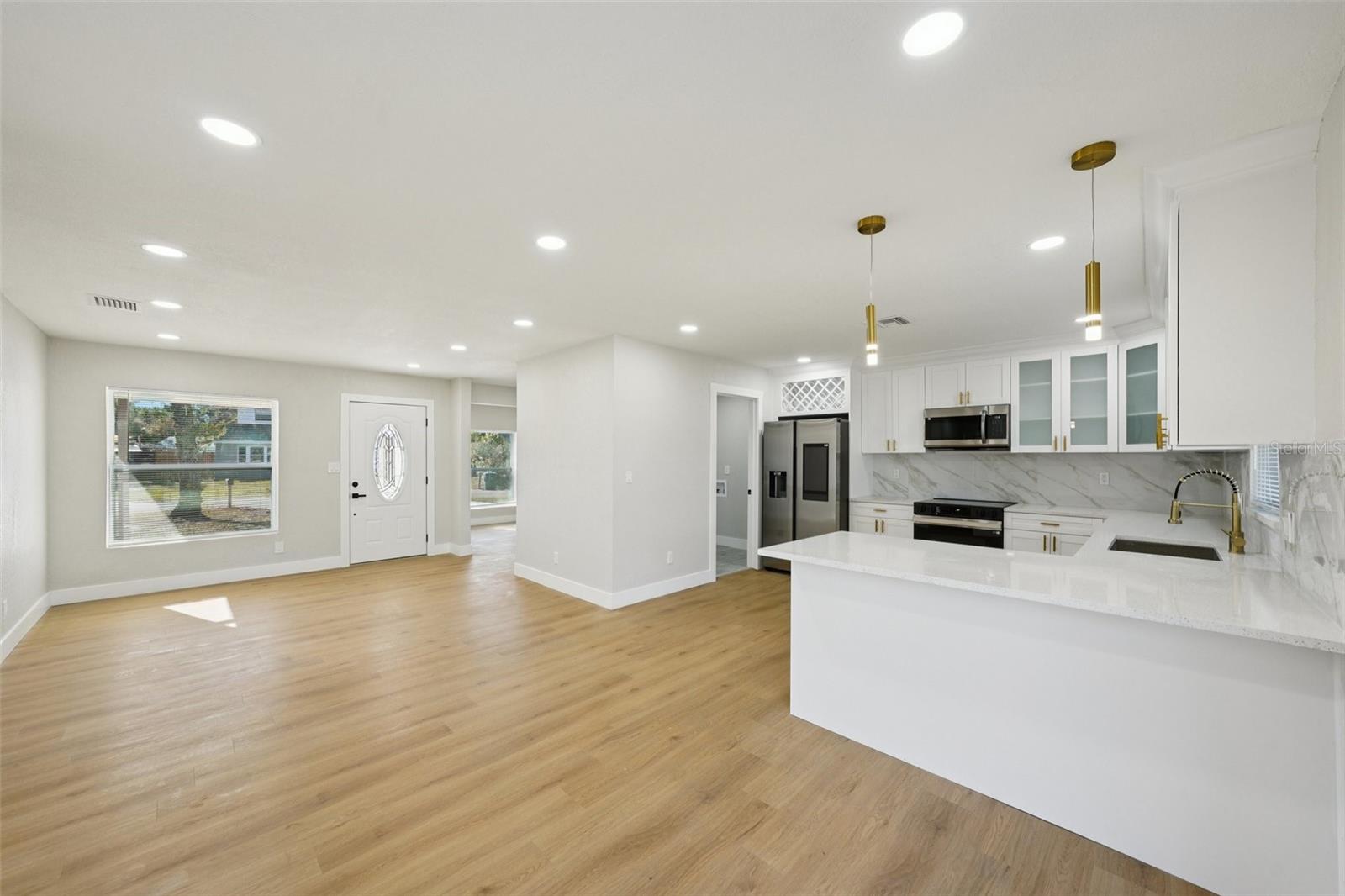 Image 16 of 51 For 9061 Sunrise Drive