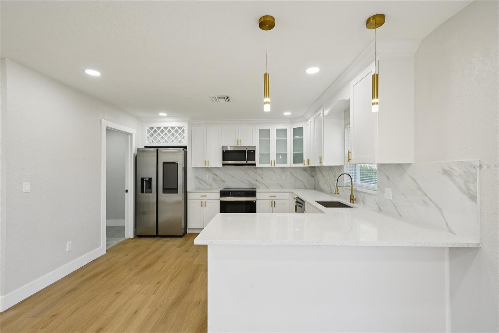 Image 18 of 51 For 9061 Sunrise Drive