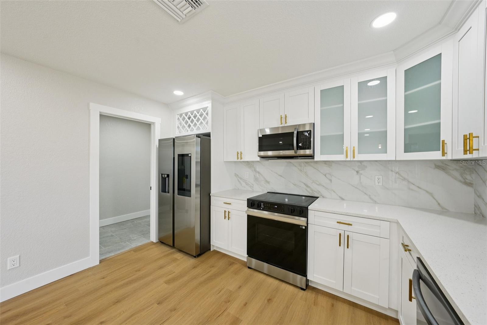 Image 22 of 51 For 9061 Sunrise Drive