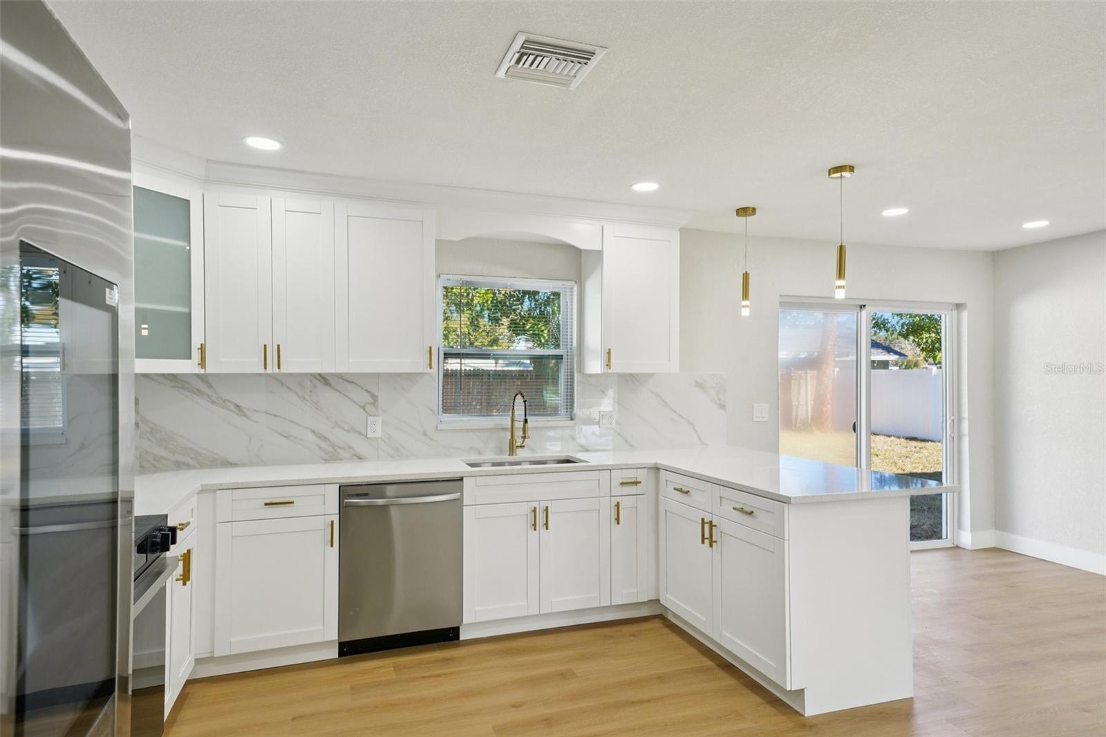 Image 24 of 51 For 9061 Sunrise Drive