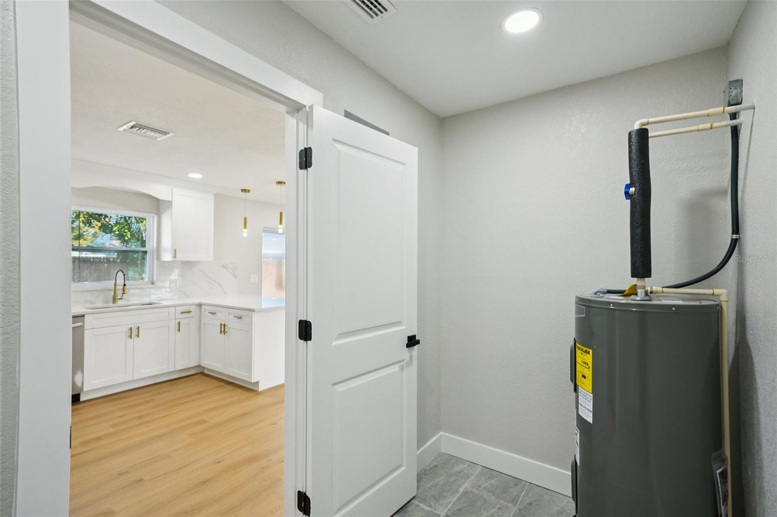 Image 26 of 51 For 9061 Sunrise Drive