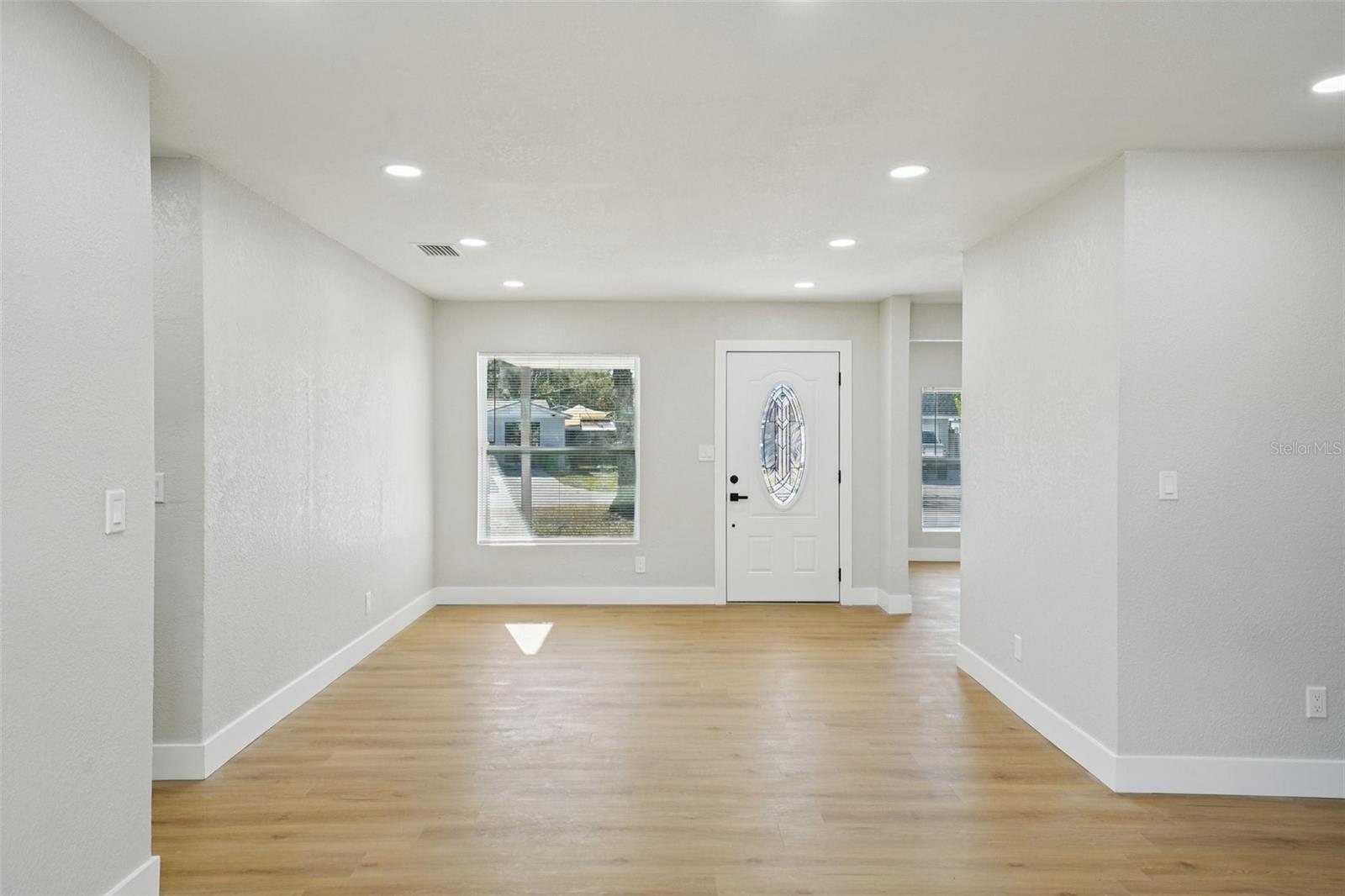 Image 5 of 51 For 9061 Sunrise Drive