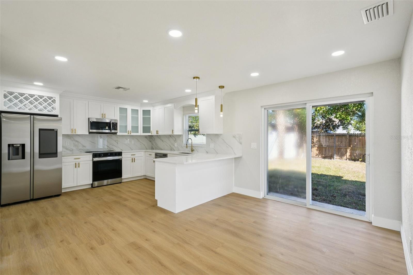 Image 6 of 51 For 9061 Sunrise Drive