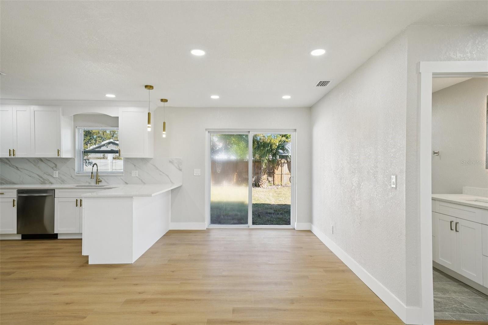 Image 7 of 51 For 9061 Sunrise Drive