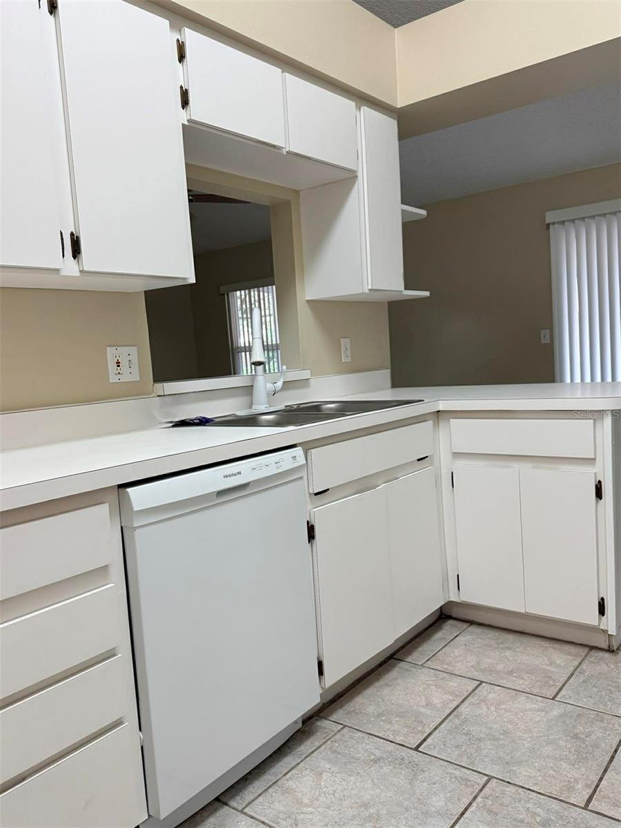 Image 13 of 26 For 650 Lakemont Drive