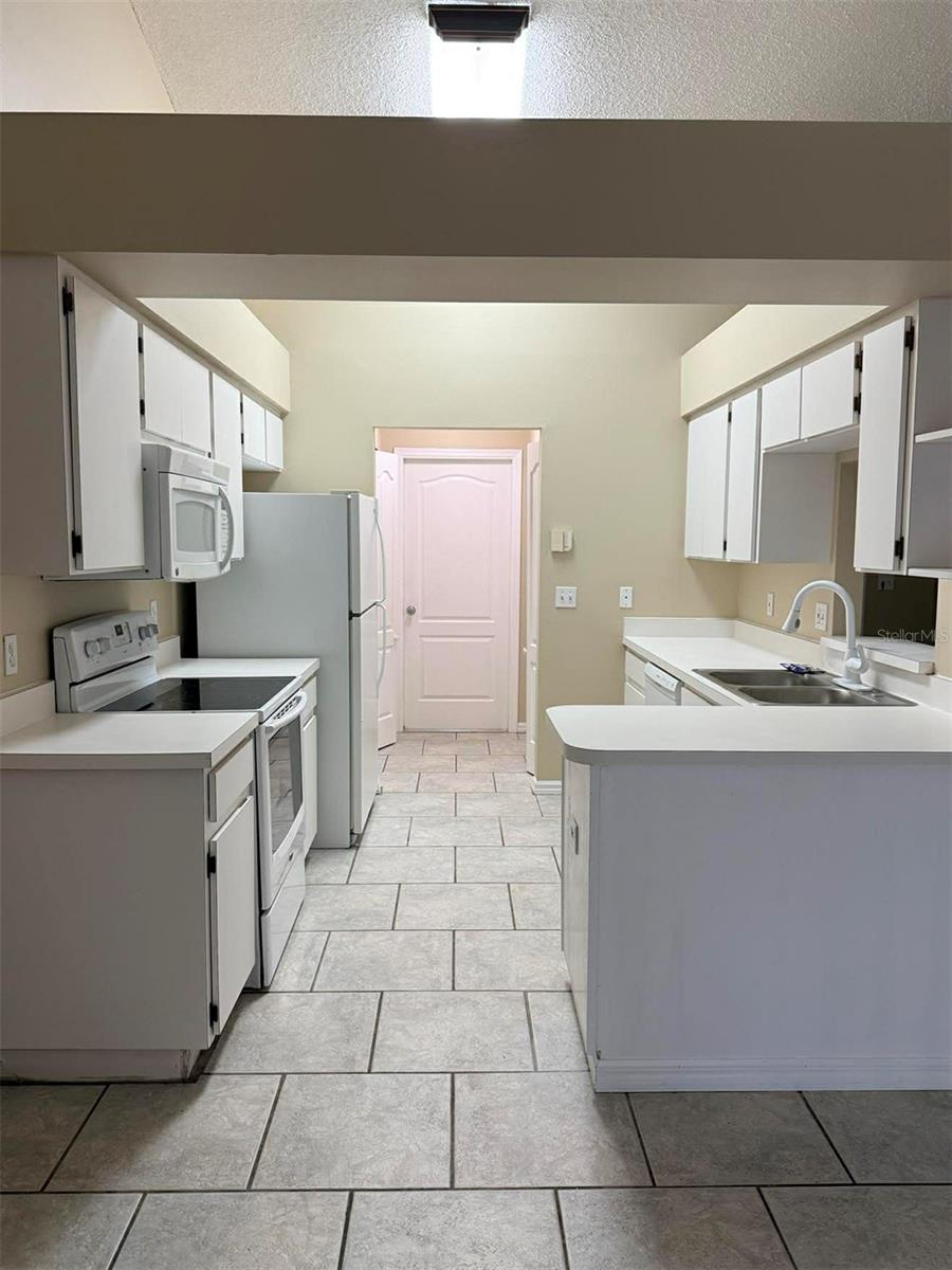 Image 14 of 26 For 650 Lakemont Drive