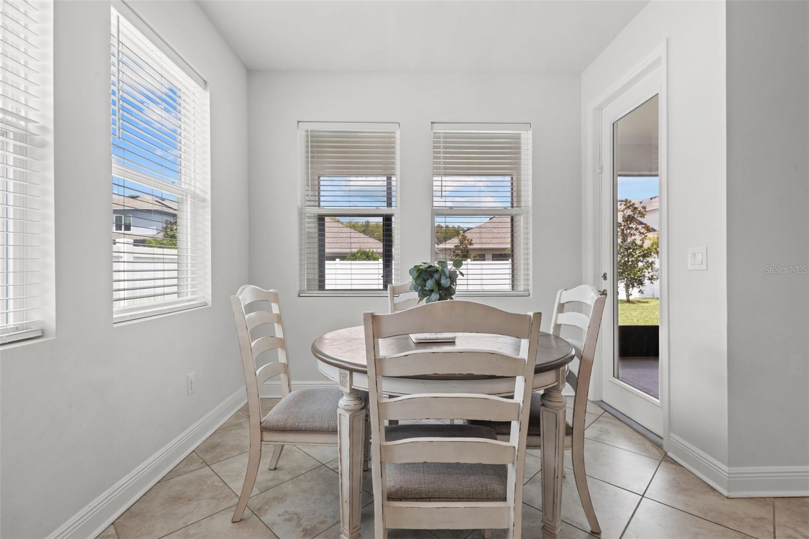 Image 17 of 48 For 15133 Caravan Avenue